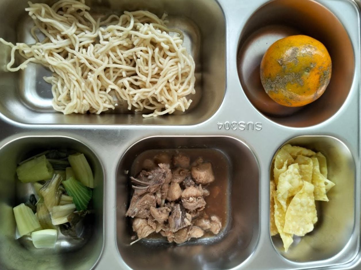 Program Makan Bergizi Gratis Mulai Jalan, Tapi Menu dan Pengawasan Tuai Sorotan