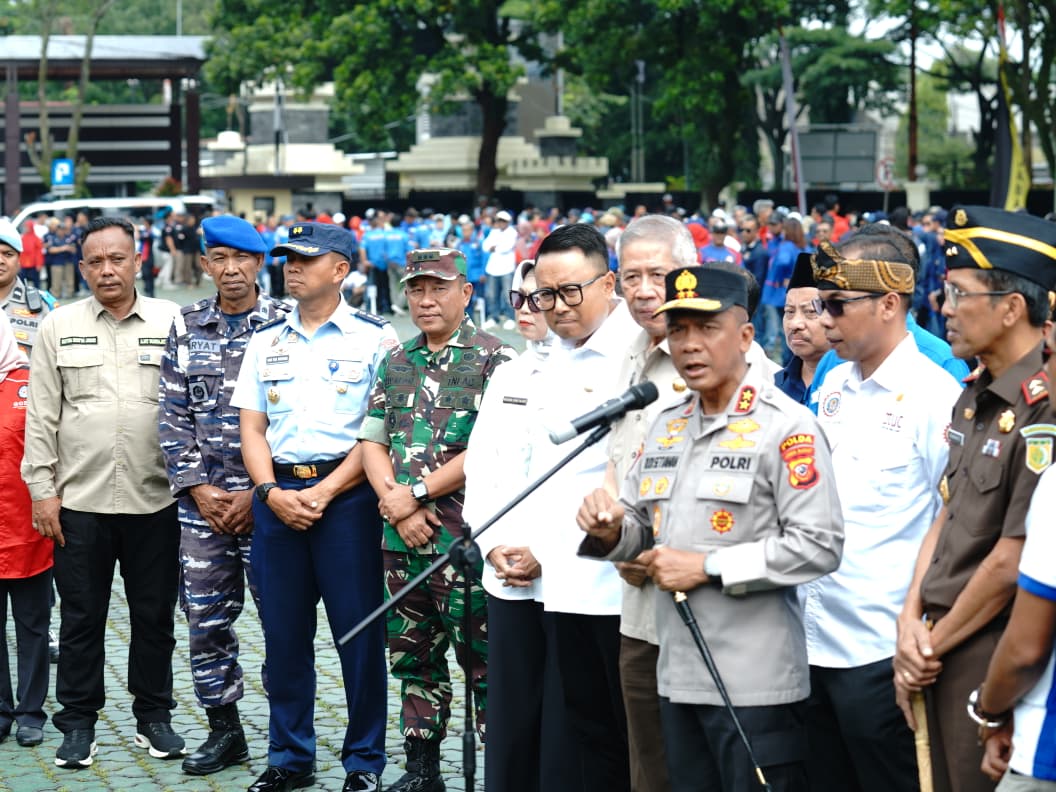 Sinergi Polri Dan Buruh, Kapolda Jabar Tegaskan Komitmen Jaga Stabilitas Lewat Deklarasi ‘Sauyunan Ngajaga Lembur