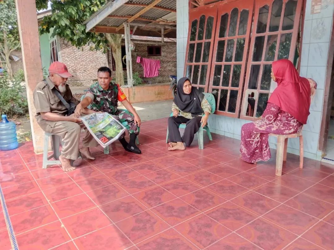 Perkuat Kerukunan Warga, Babinsa Bangun Jalin Komsos Dengan Tokoh Masyarakat Pamatang Gajing