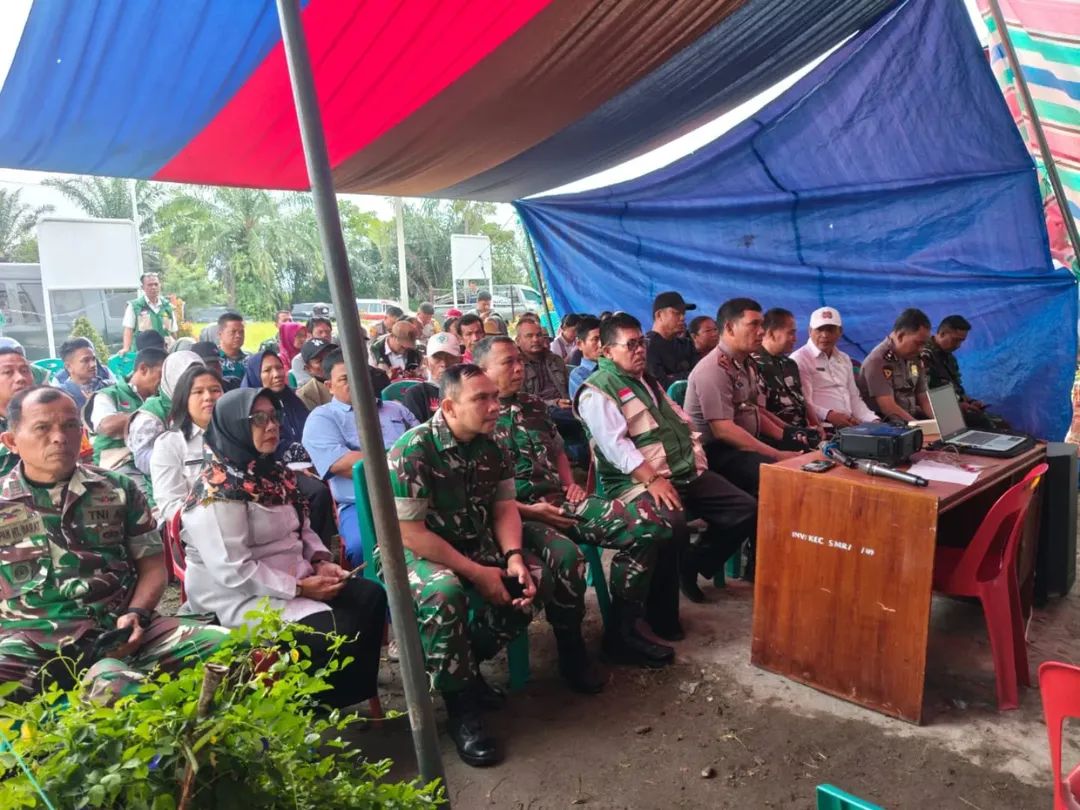 Kasdim 0207/Simalungun Bersama Forkopincam Siantar Marimbun Ikuti Vidcon Panen Raya Swasembada Pangan Bersama Presiden RI