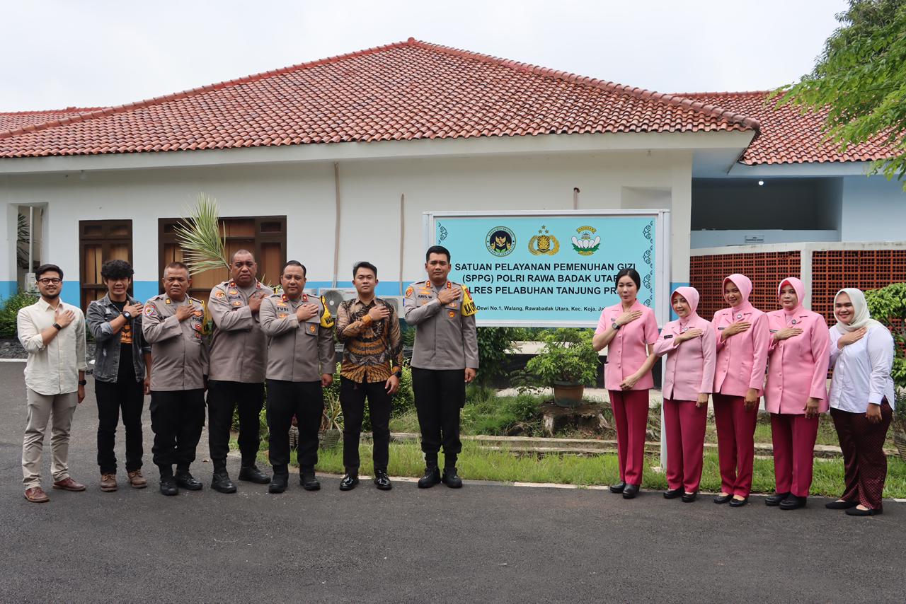 Kapolres Pelabuhan Tanjung Priok Ikuti Peresmian Dan Groundbreaking 1.179 SPPG Polri serta 18 Gudang Ketahanan Pangan Oleh Presiden RI Secara Virtual