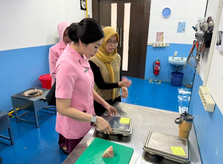 Kapolres Priok Turun Langsung Cek SPPG Pastikan Food Safety Dan Standar Operasional