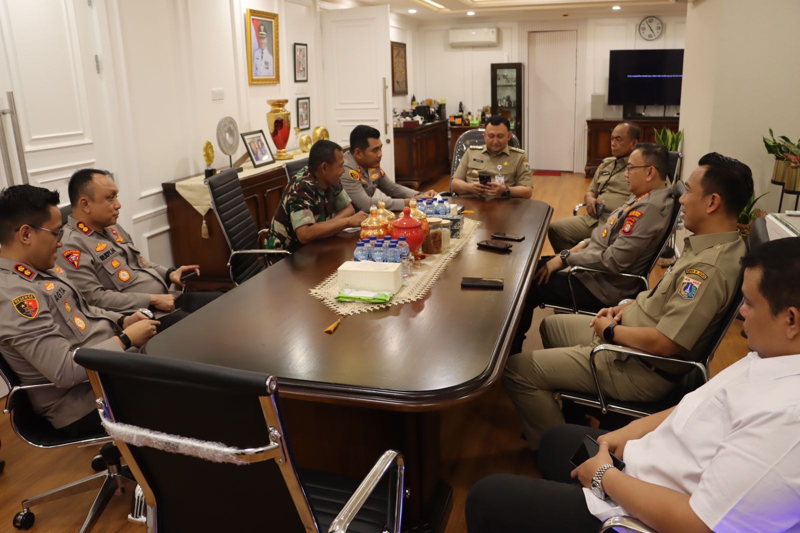 Kapolres Priok Hadiri Rapat Forkopimko Jakarta Utara, Bahas Koordinasi, Perkuat Sinergi Pengamanan Ramadhan & Antisipasi Gangguan Kamtibmas